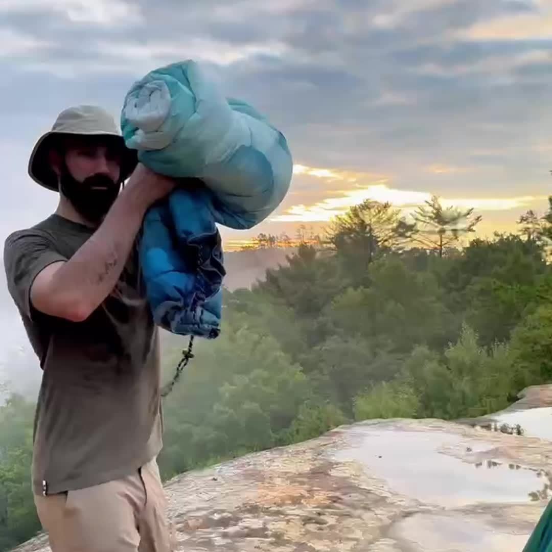 Hotkoko Outdoor Sleeping Bag Blanket, E Cape, Picnic Mat. Wind, Water, Stain And Splash, Anti-animal Hair, Lightweight Portable, Fluffy Camping Super Warm Hammock Top Blanket, Suitable For Travel Picnic Beach Party Cold Weather Use.